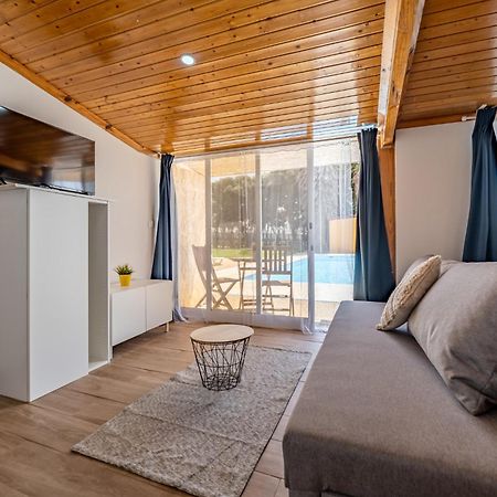 Apartament Wake Up With The Sea Breeze- House With Pool Ap1 Lavra Zewnętrze zdjęcie
